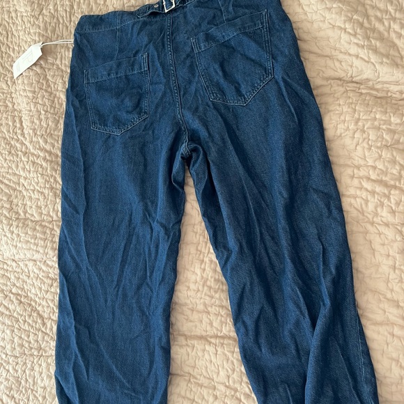 NWT Pilcro by Anthropologie Mid-Rise Pleated Trouser Jean. Size 31 - Picture 8 of 12